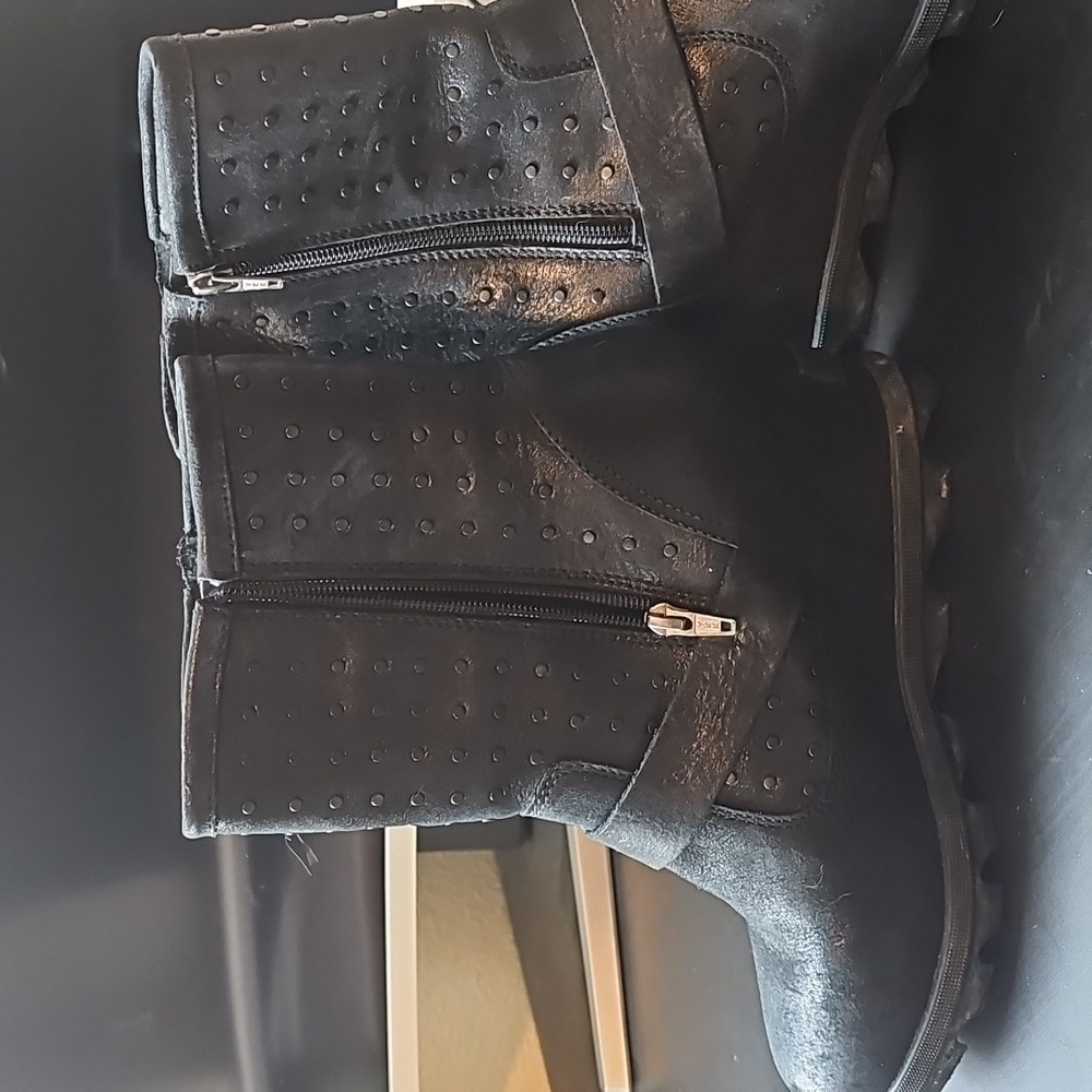 Sorel Black Heeled Boots - Picture 3 of 3